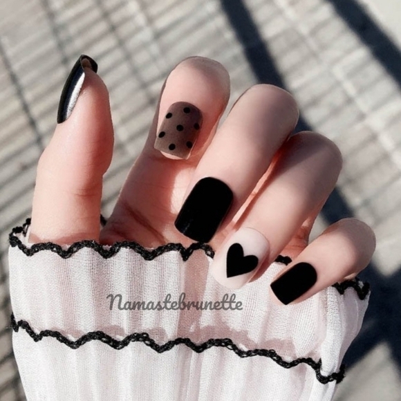 2/$16 Black Hearts Press On Nails - Picture 1 of 14